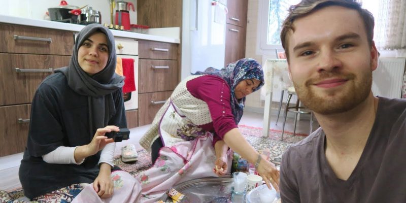 LIVING WITH A TURKISH FAMILY IN IZMIR ????????