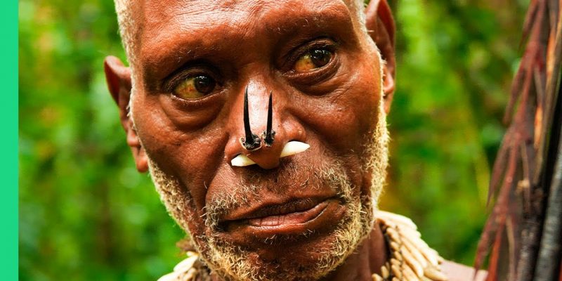 Eating with the World’s Most Isolated Tribe!!! The Tree People of Papua, Indonesia!!